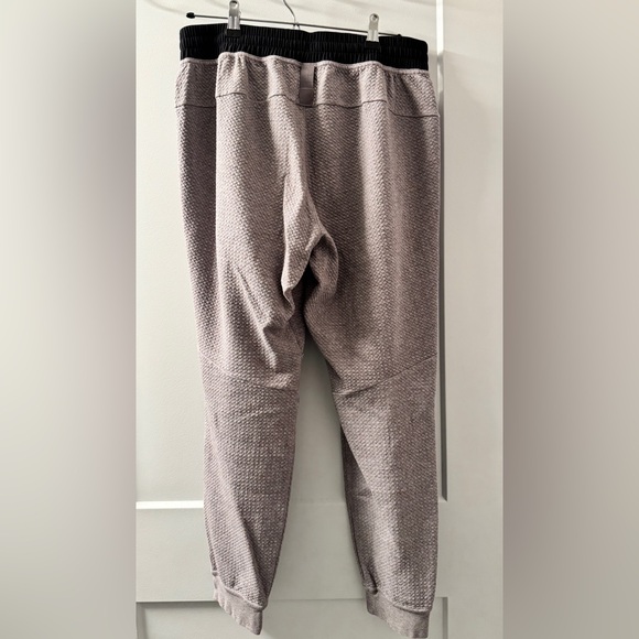 Men’s Lululemon Athletica At Ease Jogger - Picture 2 of 8